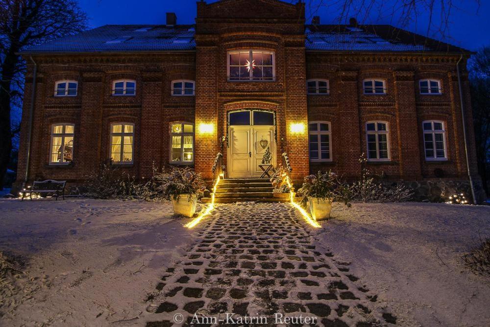 Gutshof Dubnitz - Ferienwohnung 1 "Carlo" Sassnitz Zewnętrze zdjęcie